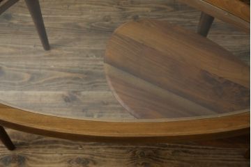 中古　KEYUCA(ケユカ)　希少な廃番品　ウォールナット材　補助天板付き　木の温もりとガラスの調和が美しいガラストップのローテーブル(センターテーブル、コーヒーテーブル、リビングテーブル)(R-084264)