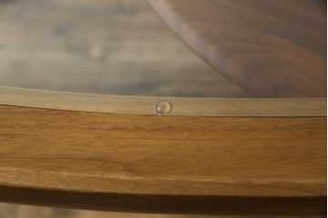 中古　KEYUCA(ケユカ)　希少な廃番品　ウォールナット材　補助天板付き　木の温もりとガラスの調和が美しいガラストップのローテーブル(センターテーブル、コーヒーテーブル、リビングテーブル)(R-084264)