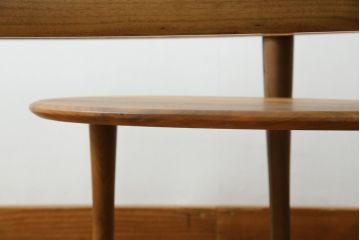 中古　KEYUCA(ケユカ)　希少な廃番品　ウォールナット材　補助天板付き　木の温もりとガラスの調和が美しいガラストップのローテーブル(センターテーブル、コーヒーテーブル、リビングテーブル)(R-084264)