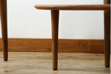 中古　KEYUCA(ケユカ)　希少な廃番品　ウォールナット材　補助天板付き　木の温もりとガラスの調和が美しいガラストップのローテーブル(センターテーブル、コーヒーテーブル、リビングテーブル)(R-084264)