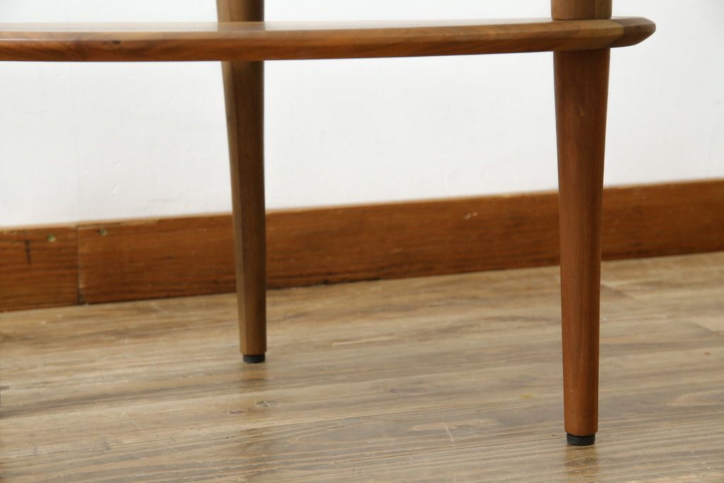 中古　KEYUCA(ケユカ)　希少な廃番品　ウォールナット材　補助天板付き　木の温もりとガラスの調和が美しいガラストップのローテーブル(センターテーブル、コーヒーテーブル、リビングテーブル)(R-084264)