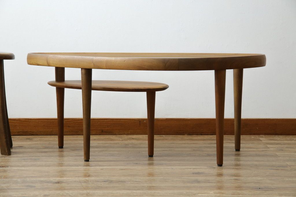 中古　KEYUCA(ケユカ)　希少な廃番品　ウォールナット材　補助天板付き　木の温もりとガラスの調和が美しいガラストップのローテーブル(センターテーブル、コーヒーテーブル、リビングテーブル)(R-084264)