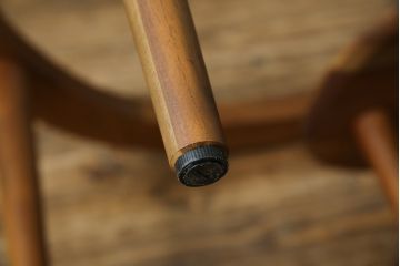 中古　KEYUCA(ケユカ)　希少な廃番品　ウォールナット材　補助天板付き　木の温もりとガラスの調和が美しいガラストップのローテーブル(センターテーブル、コーヒーテーブル、リビングテーブル)(R-084264)