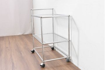 中古　美品　スイス　USMハラー(USM Haller)　ガラス天板　シンプルでスタイリッシュなデザインが魅力のキャスター付きワゴン(キッチンワゴン、ラック、サイドテーブル、トロリー、花台、飾り棚、店舗什器)(定価約12万円)(R-084265)