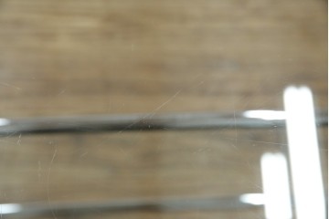 中古　美品　スイス　USMハラー(USM Haller)　ガラス天板　シンプルでスタイリッシュなデザインが魅力のキャスター付きワゴン　定価約12万円相当　(R-084265)