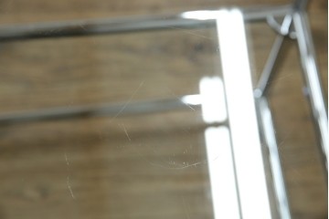 中古　美品　スイス　USMハラー(USM Haller)　ガラス天板　シンプルでスタイリッシュなデザインが魅力のキャスター付きワゴン　定価約12万円相当　(R-084265)