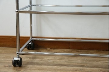 中古　美品　スイス　USMハラー(USM Haller)　ガラス天板　シンプルでスタイリッシュなデザインが魅力のキャスター付きワゴン　定価約12万円相当　(R-084265)