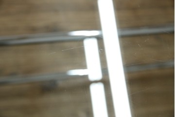 中古　美品　スイス　USMハラー(USM Haller)　ガラス天板　シンプルでスタイリッシュなデザインが魅力のキャスター付きワゴン　定価約12万円相当　(R-084265)