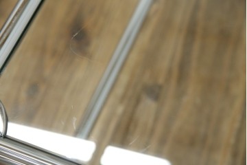 中古　美品　スイス　USMハラー(USM Haller)　ガラス天板　シンプルでスタイリッシュなデザインが魅力のキャスター付きワゴン　定価約12万円相当　(R-084265)