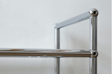 中古　美品　スイス　USMハラー(USM Haller)　ガラス天板　シンプルでスタイリッシュなデザインが魅力のキャスター付きワゴン　定価約12万円相当　(R-084265)