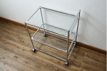 中古　美品　スイス　USMハラー(USM Haller)　ガラス天板　シンプルでスタイリッシュなデザインが魅力のキャスター付きワゴン　定価約12万円相当　(R-084265)