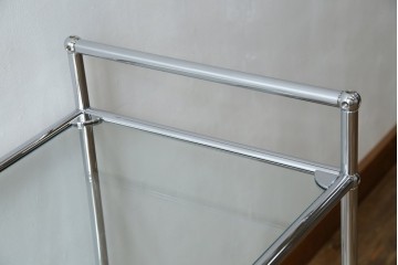 中古　美品　スイス　USMハラー(USM Haller)　ガラス天板　シンプルでスタイリッシュなデザインが魅力のキャスター付きワゴン　定価約12万円相当　(R-084265)