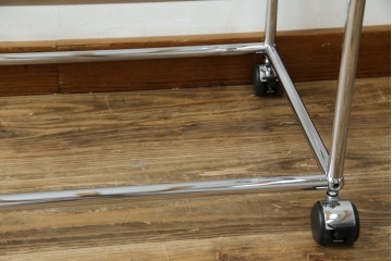 中古　美品　スイス　USMハラー(USM Haller)　ガラス天板　シンプルでスタイリッシュなデザインが魅力のキャスター付きワゴン　定価約12万円相当　(R-084265)