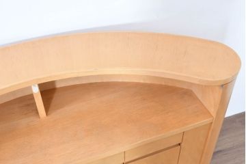 中古　希少な特注品　CONDE HOUSE(カンディハウス)　ビーチ材　図書室の両面使いラウンドカウンターテーブル(デスク、受け付け、受付カウンター、サイドボード)(製作費約90万円)(R-084266)