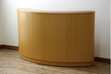 中古　希少な特注品　CONDE HOUSE(カンディハウス)　ビーチ材　図書室の両面使いラウンドカウンターテーブル　製作費約90万円相当　(R-084266)