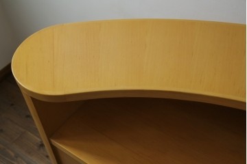 中古　希少な特注品　CONDE HOUSE(カンディハウス)　ビーチ材　図書室の両面使いラウンドカウンターテーブル　製作費約90万円相当　(R-084266)