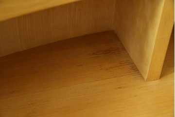 中古　希少な特注品　CONDE HOUSE(カンディハウス)　ビーチ材　図書室の両面使いラウンドカウンターテーブル　製作費約90万円相当　(R-084266)