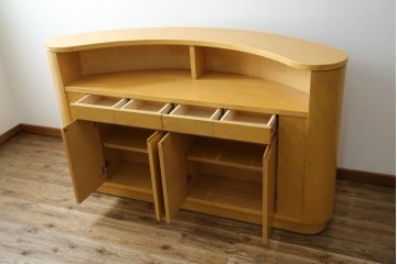 中古　希少な特注品　CONDE HOUSE(カンディハウス)　ビーチ材　図書室の両面使いラウンドカウンターテーブル　製作費約90万円相当　(R-084266)