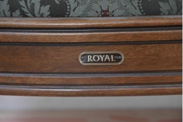 中古　美品　maruni(マルニ木工)　地中海ロイヤルシリーズ(ROYAL)　シャルル　優雅な曲線美と重厚感漂うアームチェア2脚セット(1Pソファ、1人掛けソファ、一人掛けソファ、アームチェア、バラ売り可能)(定価2脚で約60万円)(R-084267)
