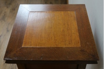 和製アンティーク　希少!!　繊細で個性的なデザインが魅力!楢(ナラ)材の花台　(R-084270)