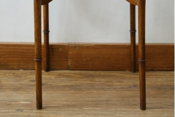 和製アンティーク　希少!!　繊細で個性的なデザインが魅力!楢(ナラ)材の花台　(R-084270)