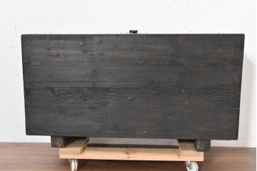 アジアンアンティーク　松材　金具が重厚な存在感を放つ!趣深い佇まいのバンダチ(バンダジ、半閉櫃、李朝家具、李朝タンス、収納箪笥)(R-084271)