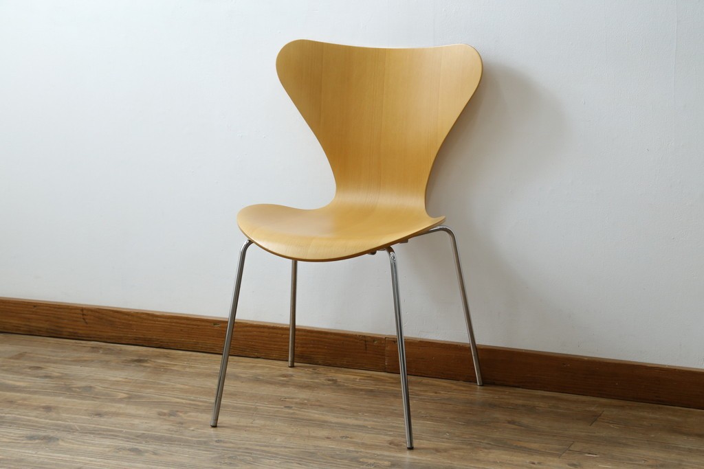 中古　美品　FRITZ HANSEN(フリッツ・ハンセン)　SERIES 7(セブンチェア)　ビーチ材　北欧モダンなお部屋におすすめ!シャープな脚がお洒落なダイニングチェア　(R-084272)