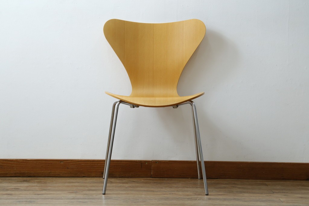 中古　美品　FRITZ HANSEN(フリッツ・ハンセン)　SERIES 7(セブンチェア)　ビーチ材　北欧モダンなお部屋におすすめ!シャープな脚がお洒落なダイニングチェア　(R-084272)