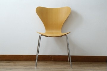 中古　美品　FRITZ HANSEN(フリッツ・ハンセン)　SERIES 7(セブンチェア)　ビーチ材　北欧モダンなお部屋におすすめ!シャープな脚がお洒落なダイニングチェア　(R-084272)