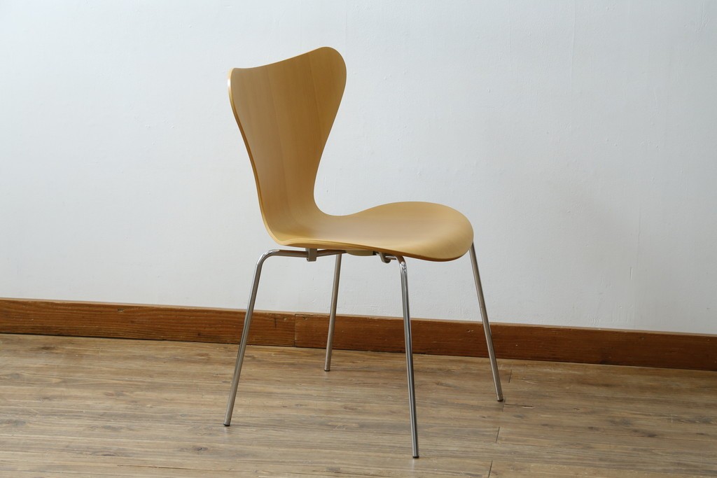 中古　美品　FRITZ HANSEN(フリッツ・ハンセン)　SERIES 7(セブンチェア)　ビーチ材　北欧モダンなお部屋におすすめ!シャープな脚がお洒落なダイニングチェア　(R-084272)