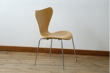 中古　美品　FRITZ HANSEN(フリッツ・ハンセン)　SERIES 7(セブンチェア)　ビーチ材　北欧モダンなお部屋におすすめ!シャープな脚がお洒落なダイニングチェア　(R-084272)