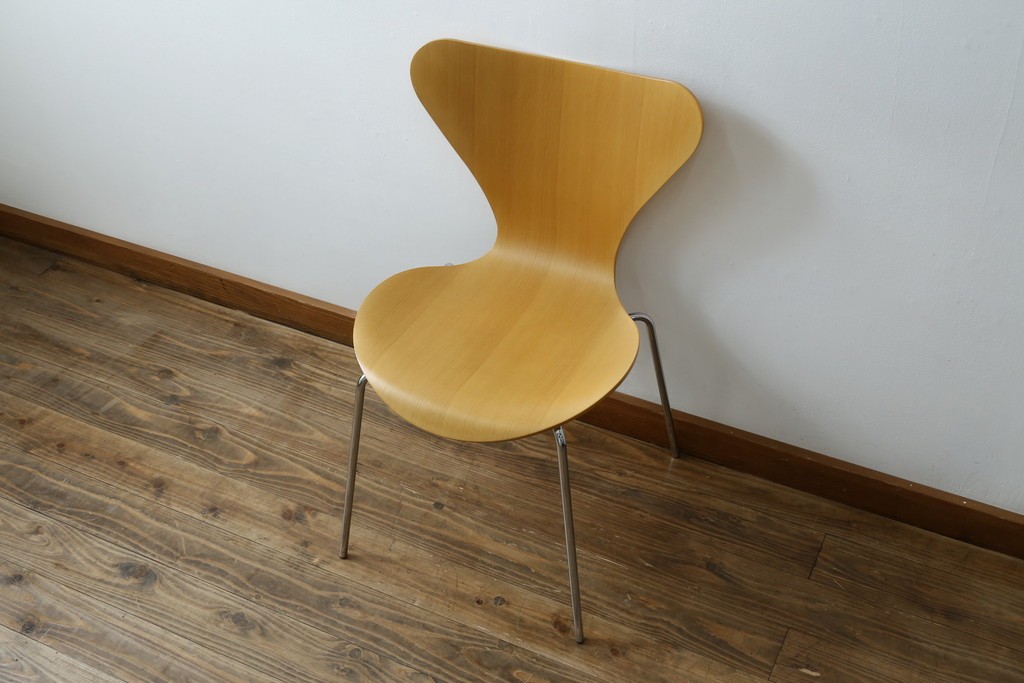 中古　美品　FRITZ HANSEN(フリッツ・ハンセン)　SERIES 7(セブンチェア)　ビーチ材　北欧モダンなお部屋におすすめ!シャープな脚がお洒落なダイニングチェア　(R-084272)