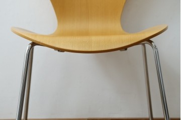 中古　美品　FRITZ HANSEN(フリッツ・ハンセン)　SERIES 7(セブンチェア)　ビーチ材　北欧モダンなお部屋におすすめ!シャープな脚がお洒落なダイニングチェア　(R-084272)