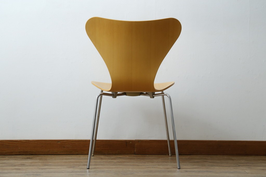 中古　美品　FRITZ HANSEN(フリッツ・ハンセン)　SERIES 7(セブンチェア)　ビーチ材　北欧モダンなお部屋におすすめ!シャープな脚がお洒落なダイニングチェア　(R-084272)