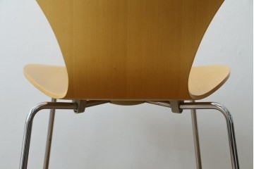 中古　美品　FRITZ HANSEN(フリッツ・ハンセン)　SERIES 7(セブンチェア)　ビーチ材　北欧モダンなお部屋におすすめ!シャープな脚がお洒落なダイニングチェア　(R-084272)