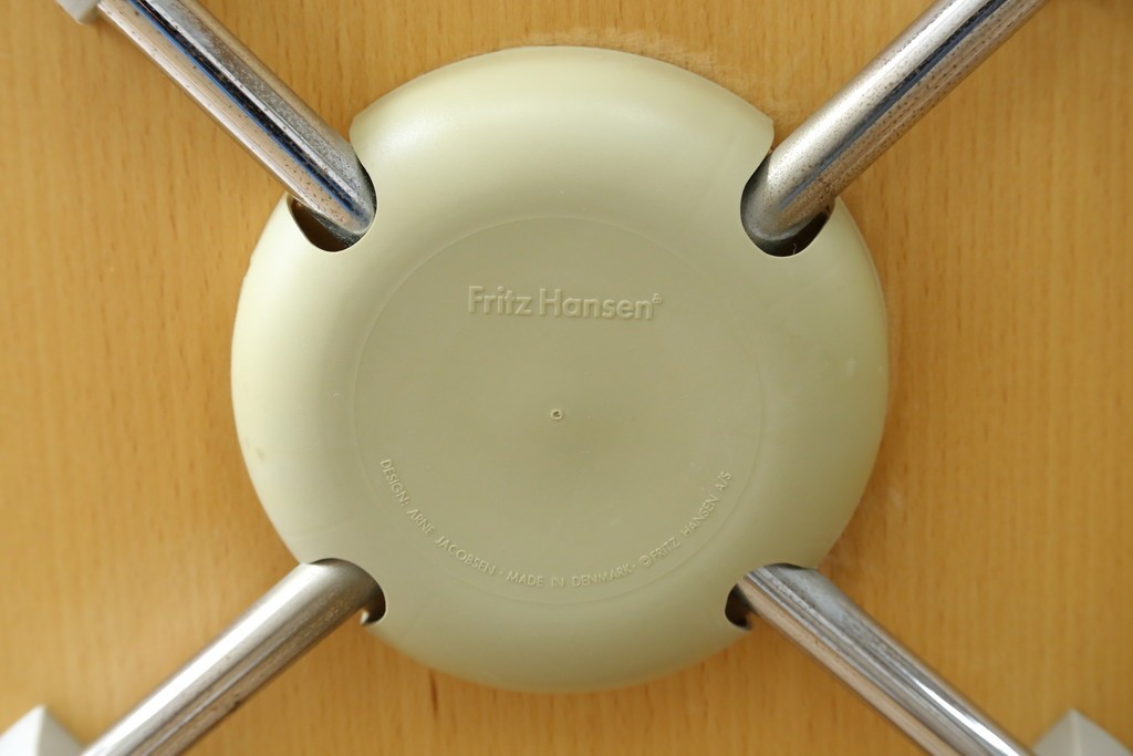 中古　美品　FRITZ HANSEN(フリッツ・ハンセン)　SERIES 7(セブンチェア)　ビーチ材　北欧モダンなお部屋におすすめ!シャープな脚がお洒落なダイニングチェア　(R-084272)