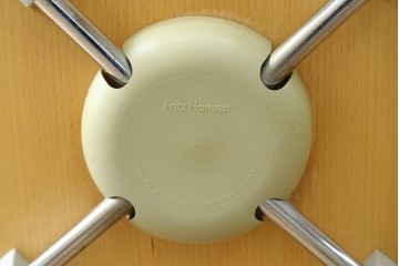 中古　美品　FRITZ HANSEN(フリッツ・ハンセン)　SERIES 7(セブンチェア)　ビーチ材　北欧モダンなお部屋におすすめ!シャープな脚がお洒落なダイニングチェア　(R-084272)