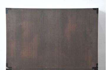 中古　美品　民芸家具　高級品!!　欅(ケヤキ)材　内部桐(キリ)材　蝶の図手打ち金具　伝統技術が息づく漆塗りの米沢箪笥(重ね箪笥、和タンス、収納箪笥、バラ売り可能)(R-084275)