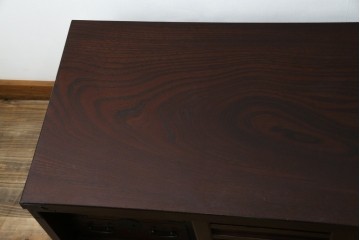中古　希少デザイン　くっきりとした杢目が魅力的!職人技が光る金具付き民芸箪笥ローボード　(R-084278)