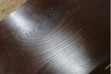 中古　希少デザイン　くっきりとした杢目が魅力的!職人技が光る金具付き民芸箪笥ローボード　(R-084278)