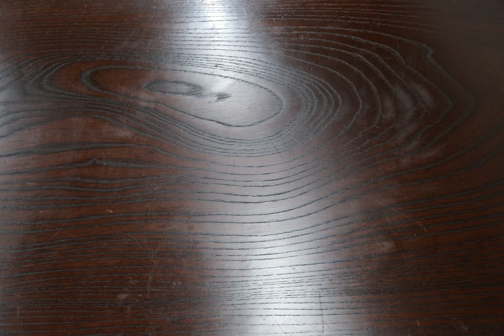 中古　希少デザイン　くっきりとした杢目が魅力的!職人技が光る金具付き民芸箪笥ローボード　(R-084278)