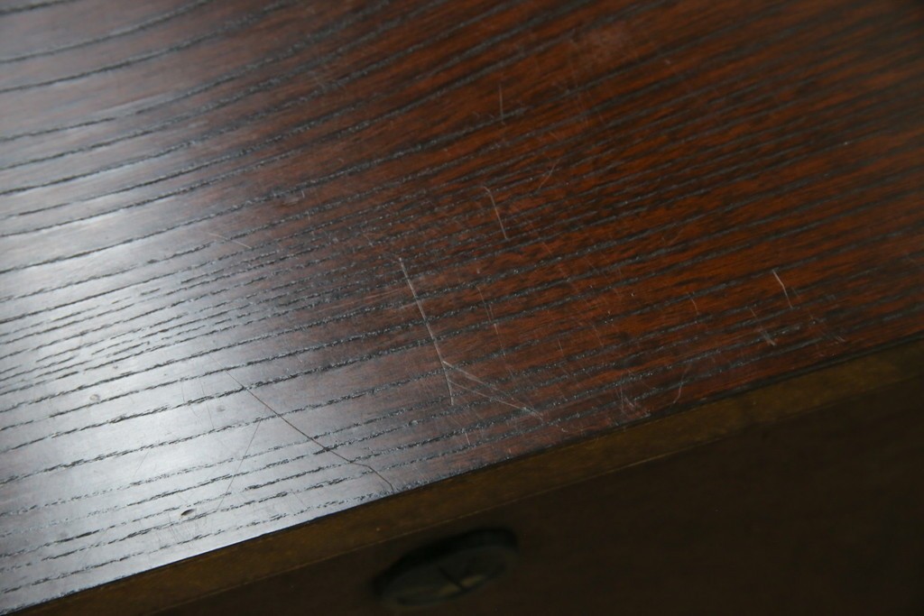 中古　希少デザイン　くっきりとした杢目が魅力的!職人技が光る金具付き民芸箪笥ローボード　(R-084278)