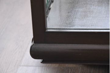 和製ビンテージ　希少デザイン　両面引き出し・両面開き戸付き　木枠　ロータイプで圧迫感のない卓上ガラスケース(Gケース、ショーケース、収納棚、ローボード、飾り棚、陳列棚、店舗什器、ヴィンテージ)(R-084279)