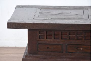 中古　美品　栗材　無垢材　浮造り仕上げ　重厚な佇まいの囲炉裏テーブル(木製火鉢、長火鉢、ローテーブル、センターテーブル、リビングテーブル、座卓)(R-084281)