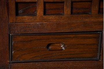 中古　美品　栗材　無垢材　浮造り仕上げ　重厚な佇まいの囲炉裏テーブル(木製火鉢、長火鉢、ローテーブル、センターテーブル、リビングテーブル、座卓)(R-084281)