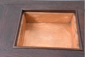 中古　美品　栗材　無垢材　浮造り仕上げ　重厚な佇まいの囲炉裏テーブル(木製火鉢、長火鉢、ローテーブル、センターテーブル、リビングテーブル、座卓)(R-084281)