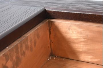 中古　美品　栗材　無垢材　浮造り仕上げ　重厚な佇まいの囲炉裏テーブル(木製火鉢、長火鉢、ローテーブル、センターテーブル、リビングテーブル、座卓)(R-084281)