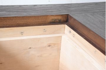 中古　美品　栗材　無垢材　浮造り仕上げ　重厚な佇まいの囲炉裏テーブル(木製火鉢、長火鉢、ローテーブル、センターテーブル、リビングテーブル、座卓)(R-084281)