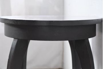 アジアンアンティーク　オーバル型天板と優雅な曲線美が魅力のサイドテーブル(コーヒーテーブル、カフェテーブル、ラウンドテーブル、花台、飾り台)(R-084283)