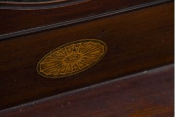 イギリスアンティーク　引き出し付きで小物収納もできる!趣あるマホガニー材でお部屋を上品に彩る壁掛けミラー(壁掛け鏡、ウォールミラー、姿見、英国)(R-084284)